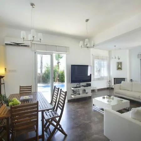 Picture Renting This Luxury 134 Villa