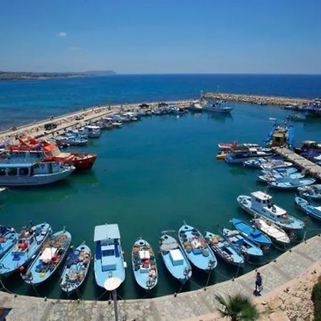 Picture Renting This Luxury 134 Ajía Nápa
